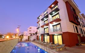 Saatlı Hotel